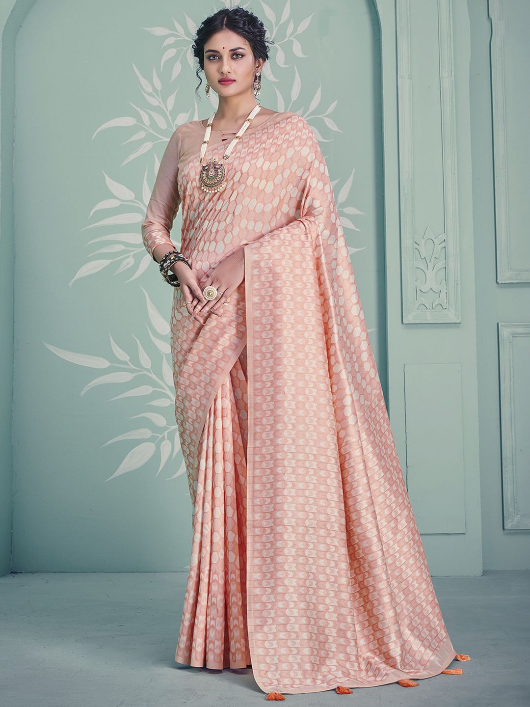 

Mitera Geometric Woven Design Saree, Peach