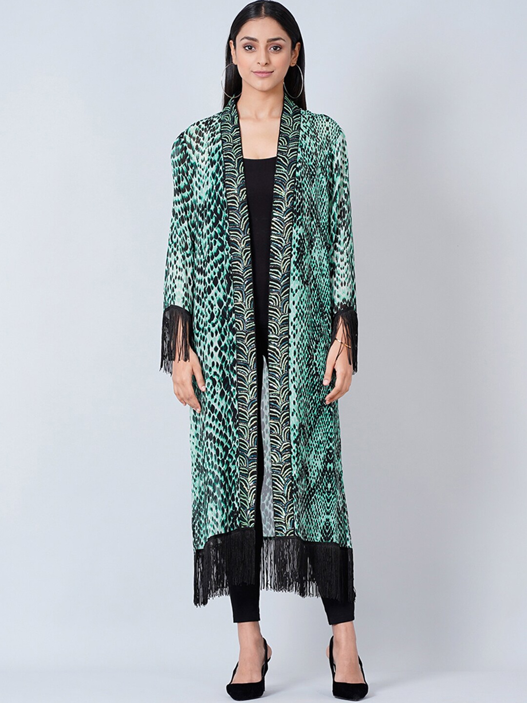 

First Resort by Ramola Bachchan Women Printed Longline Tie-Up Shrug, Green