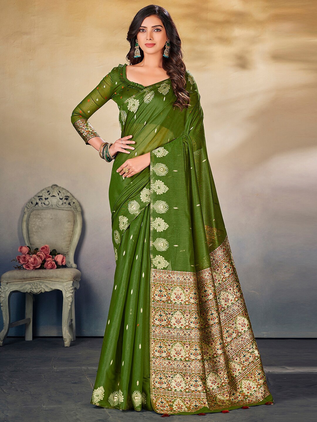 

Satrani Ethnic Motif Woven Design Zari Saree, Green