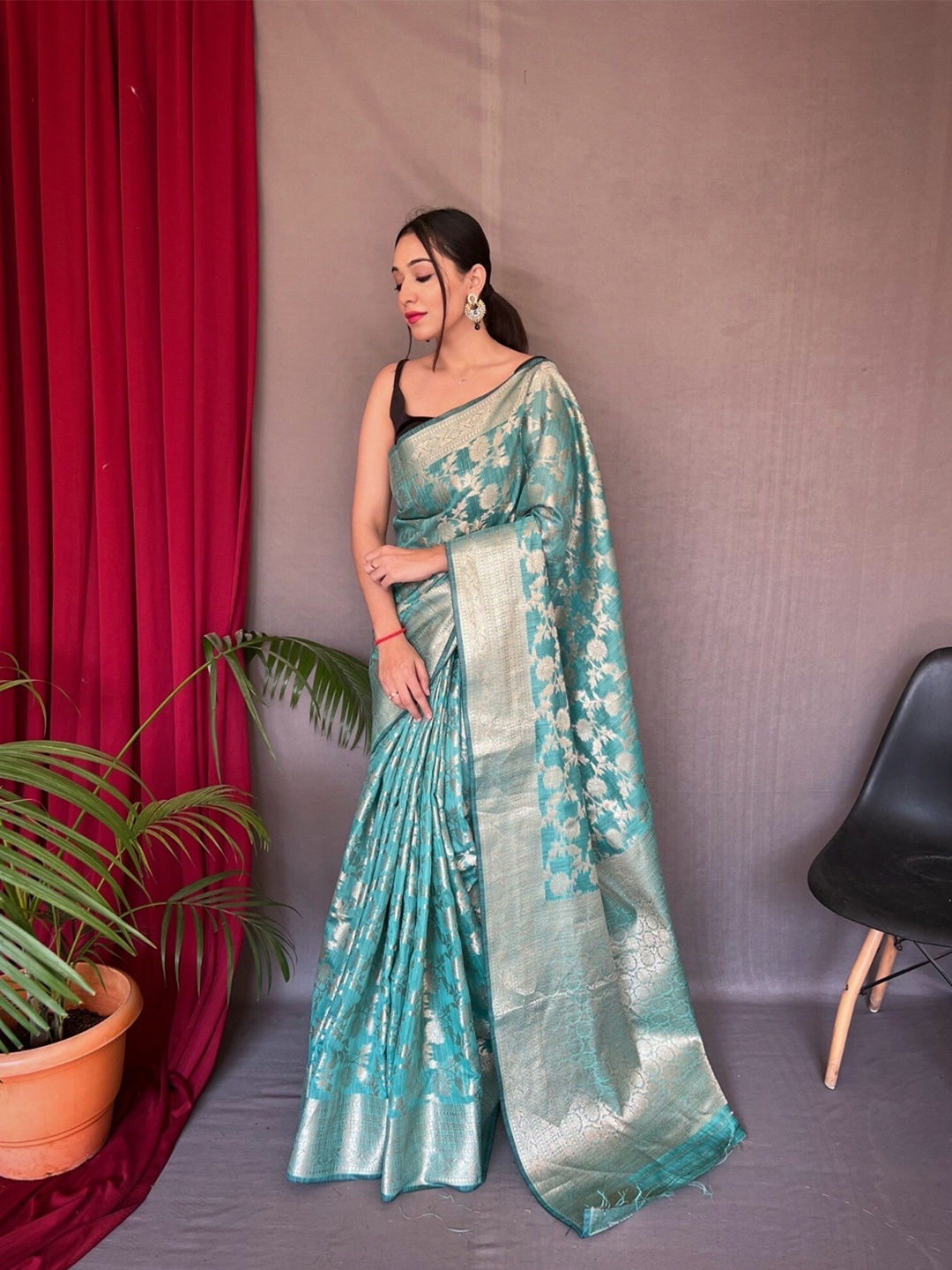 

Mitera Ethnic Motifs Woven Design Zari Linen Blend Banarasi Saree, Teal