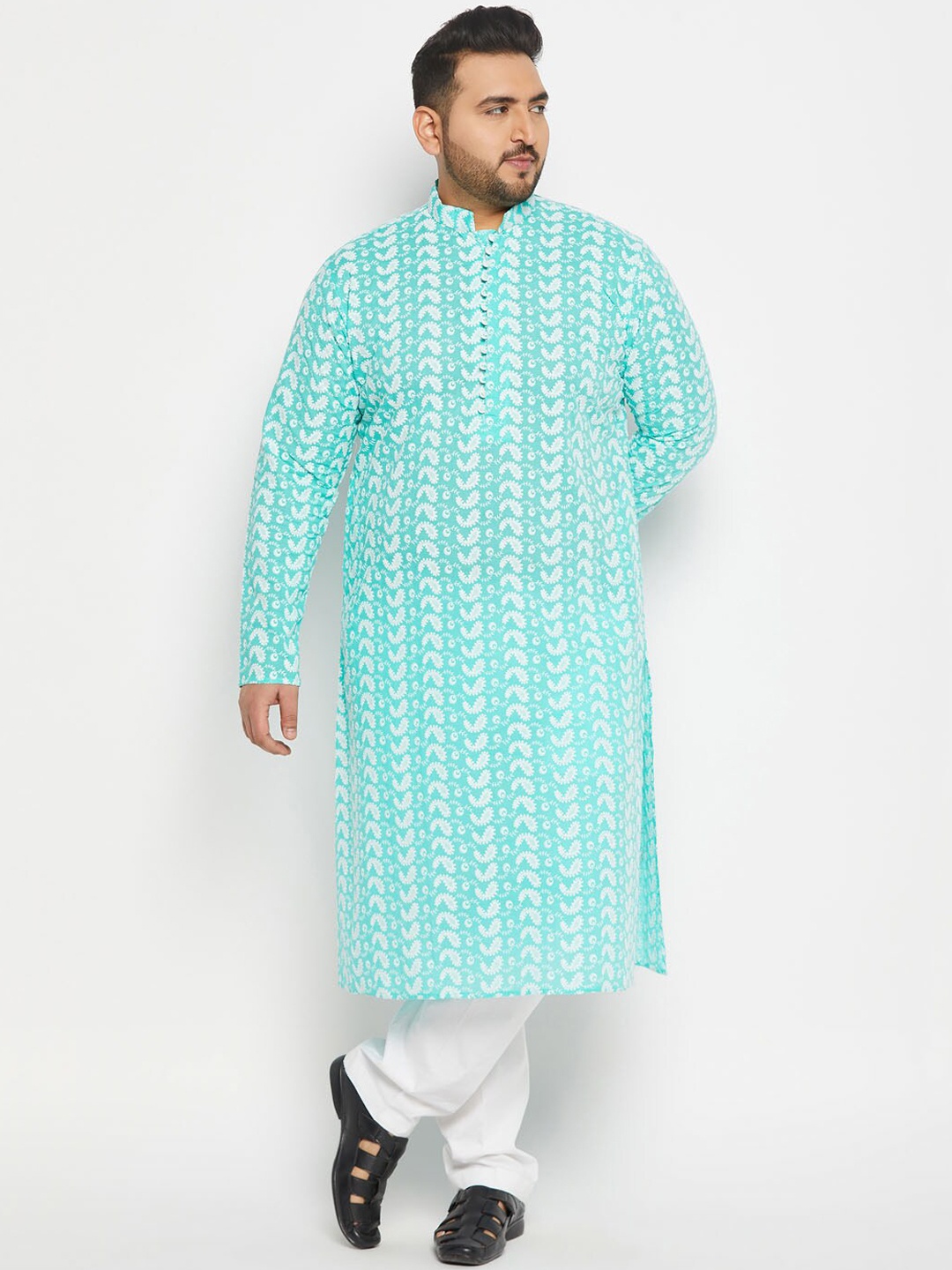 

VASTRAMAY Paisley Embroidered Chikankari Pure Cotton Kurta with Pyjamas, Turquoise blue