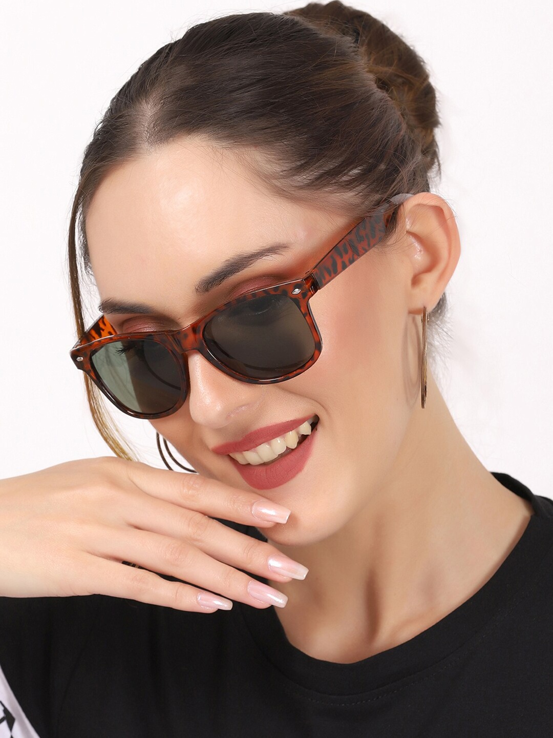 

Swiss Design Women Wayfarer Sunglasses with UV Protected Lens SDGSW-0240703, Grey