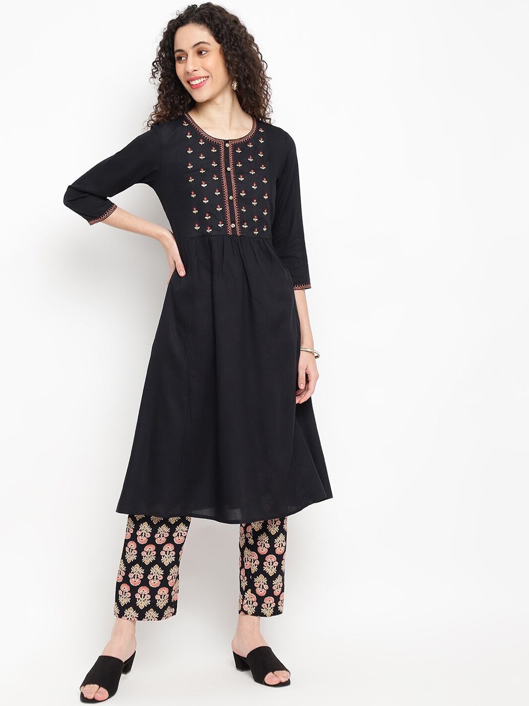 

IMARA Floral Embroidered A-Line Kurta with Trousers, Black