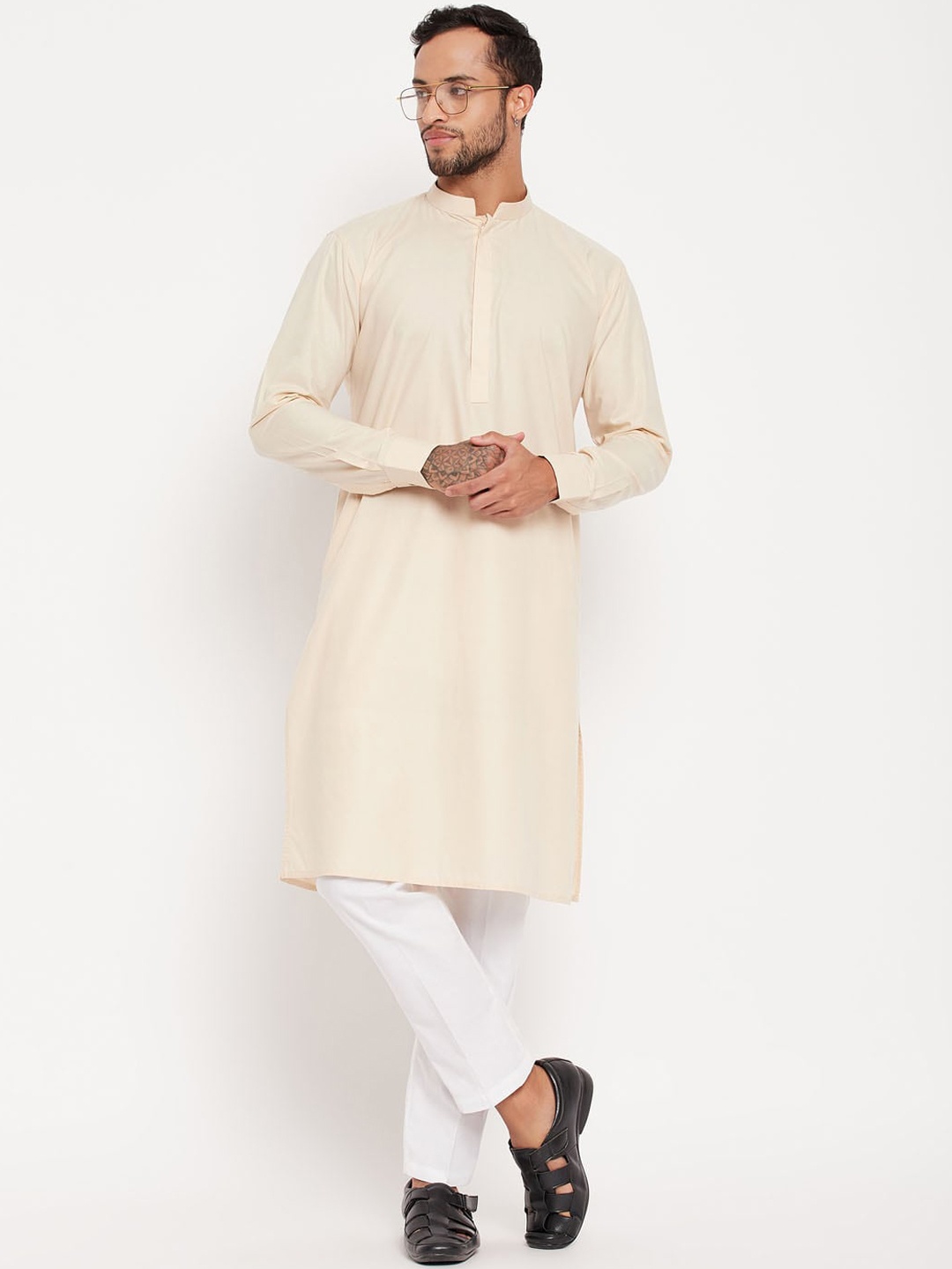 

VASTRAMAY Mandarin Collar Straight Kurta with Pyjamas, Cream