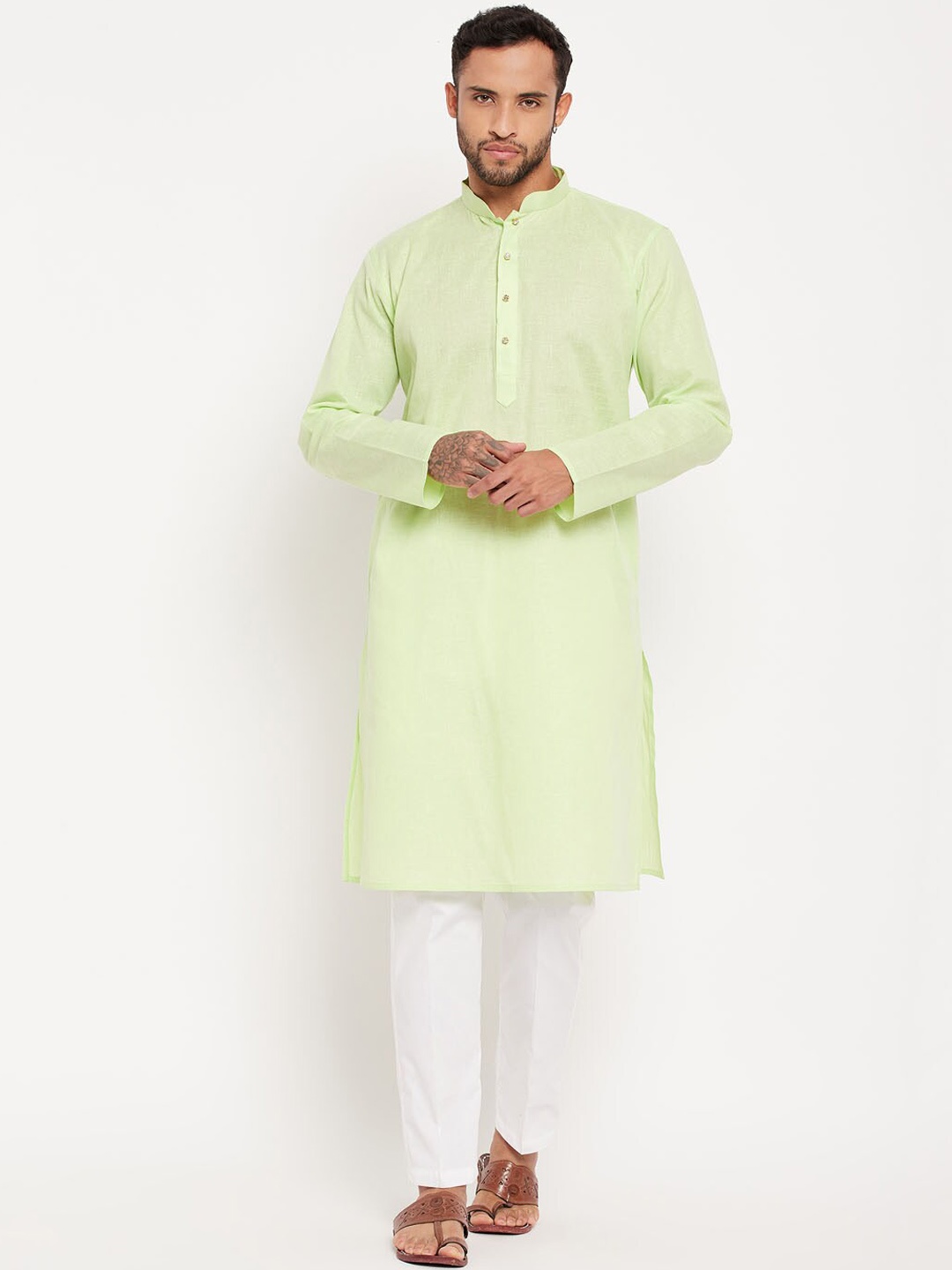 

VASTRAMAY Mandarin Collar Straight Kurta With Trouser, Green