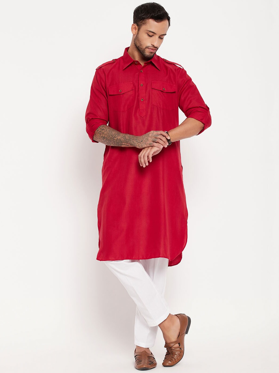 

VASTRAMAY Shirt Collar Roll-Up Sleeves Regular Pathani Kurta With Trousers, Maroon