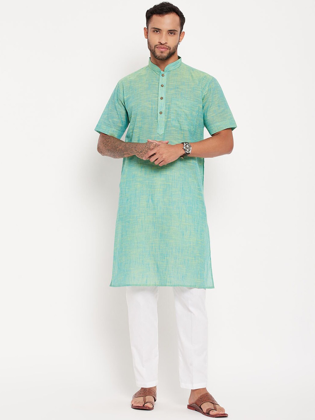 

VASTRAMAY Mandarin Collar Pure Cotton Kurta with Trousers, Green