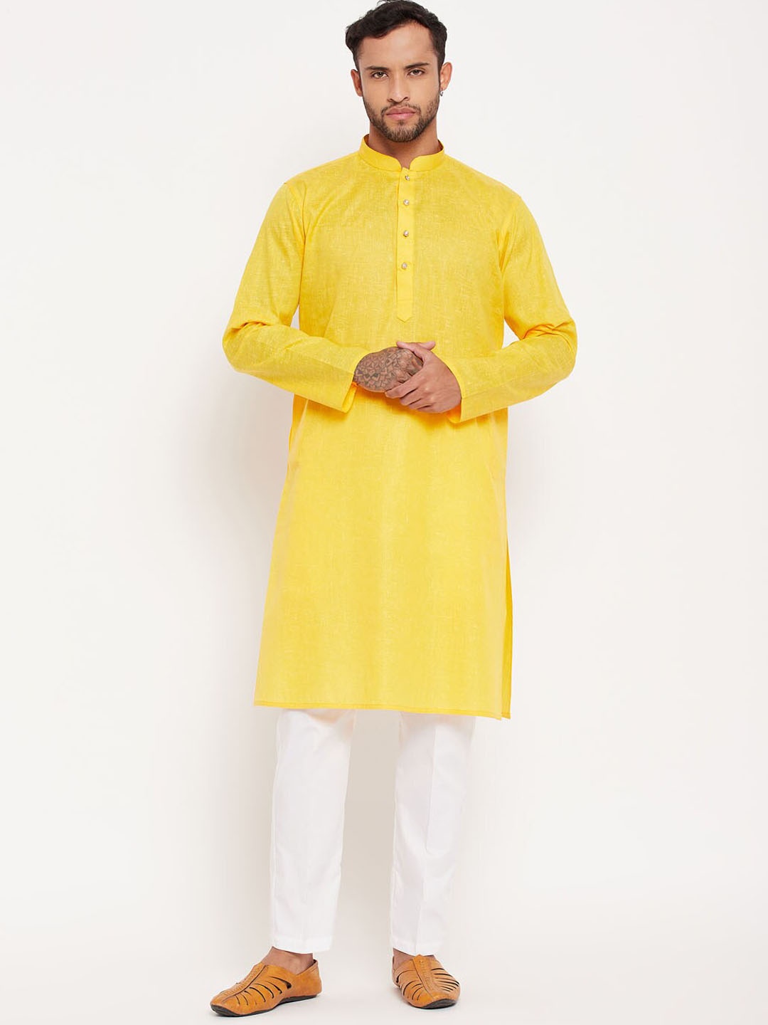 

VASTRAMAY Mandarin Collar Regular Kurta With Trousers, Yellow