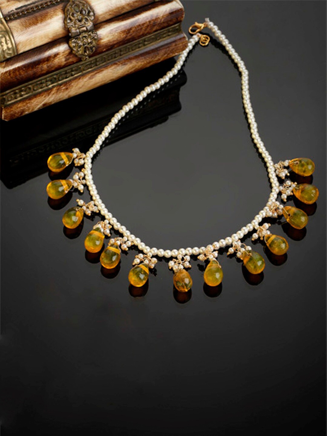 

DUGRISTYLE Gold-Plated Artificial Beads Necklace