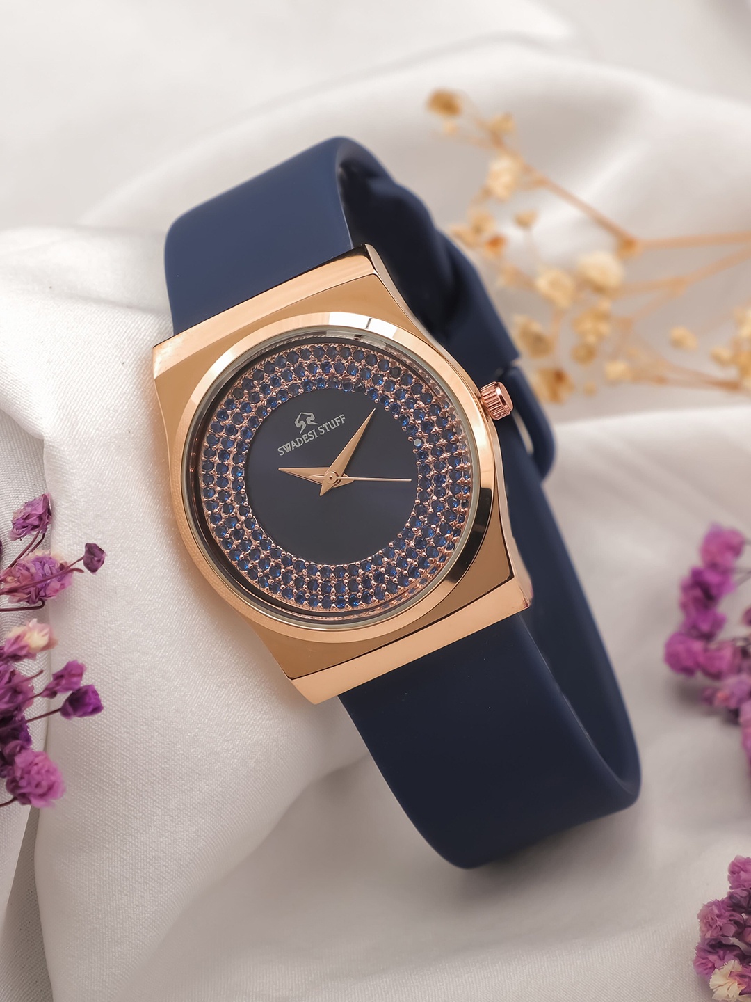 

SWADESI STUFF Women Patterned Dial Bracelet Style Straps Analogue Watch SF0529 BLUE