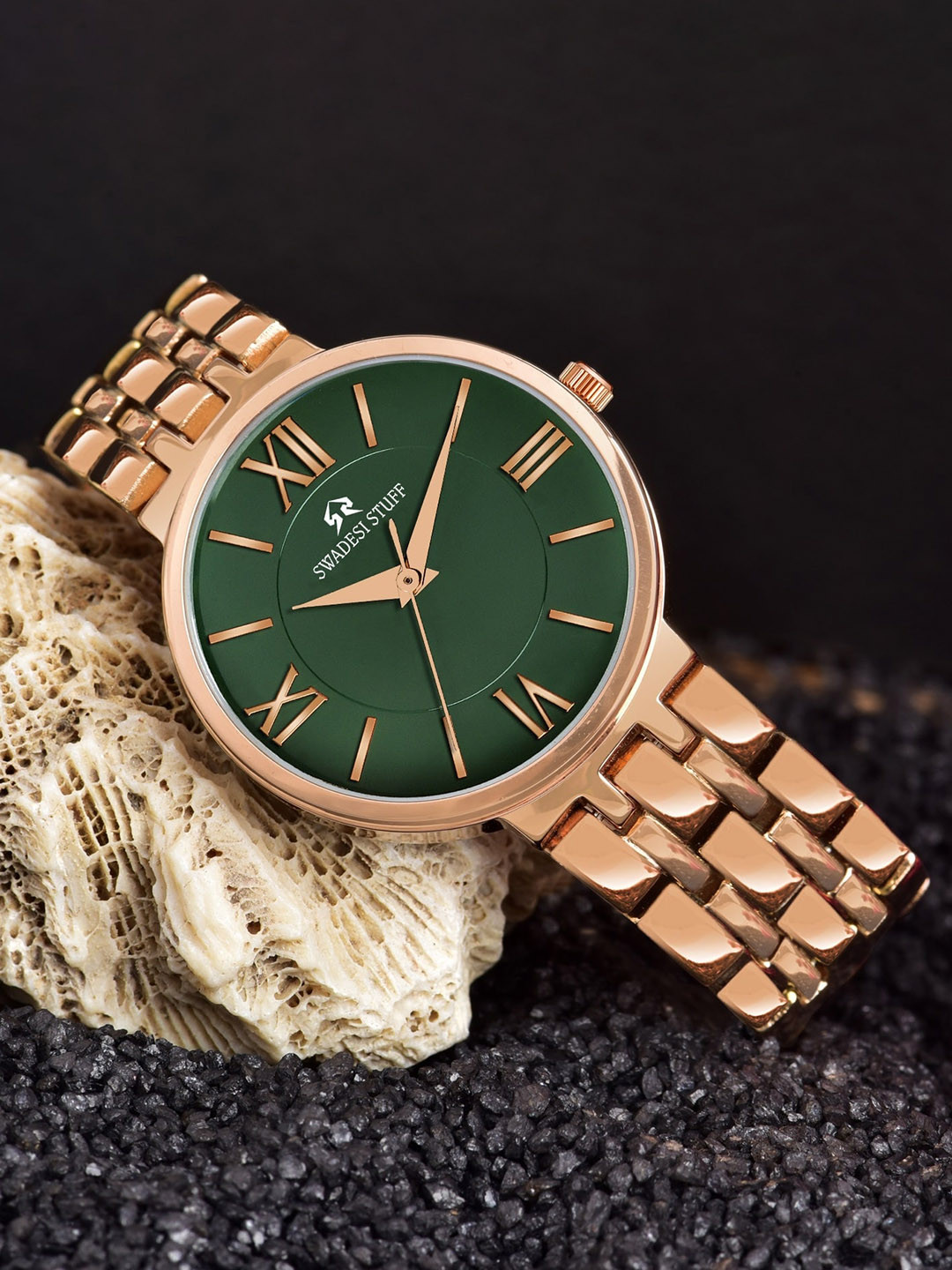 

SWADESI STUFF Women Stainless Steel Bracelet Style Straps Analogue Watch SF0523 GREEN