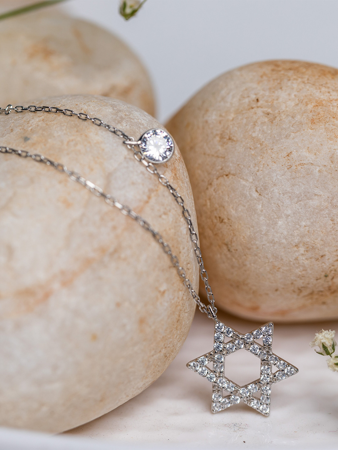 

AKSA Rhodium-Plated Silver Necklace