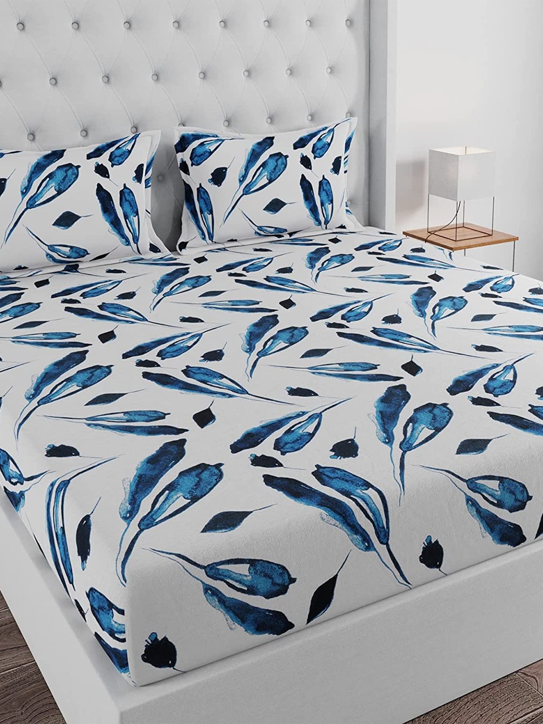 

Huesland White & Blue Floral 144 TC Cotton Queen Bedsheet & 2 Pillow Covers