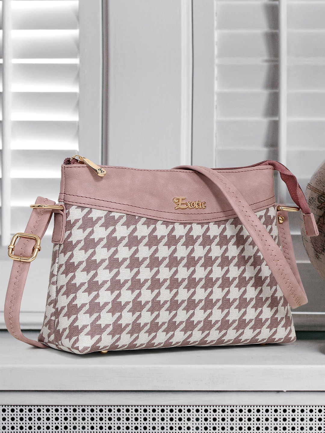

Exotic Geometric Printed PU Water Resistant Structured Sling Bag, Pink