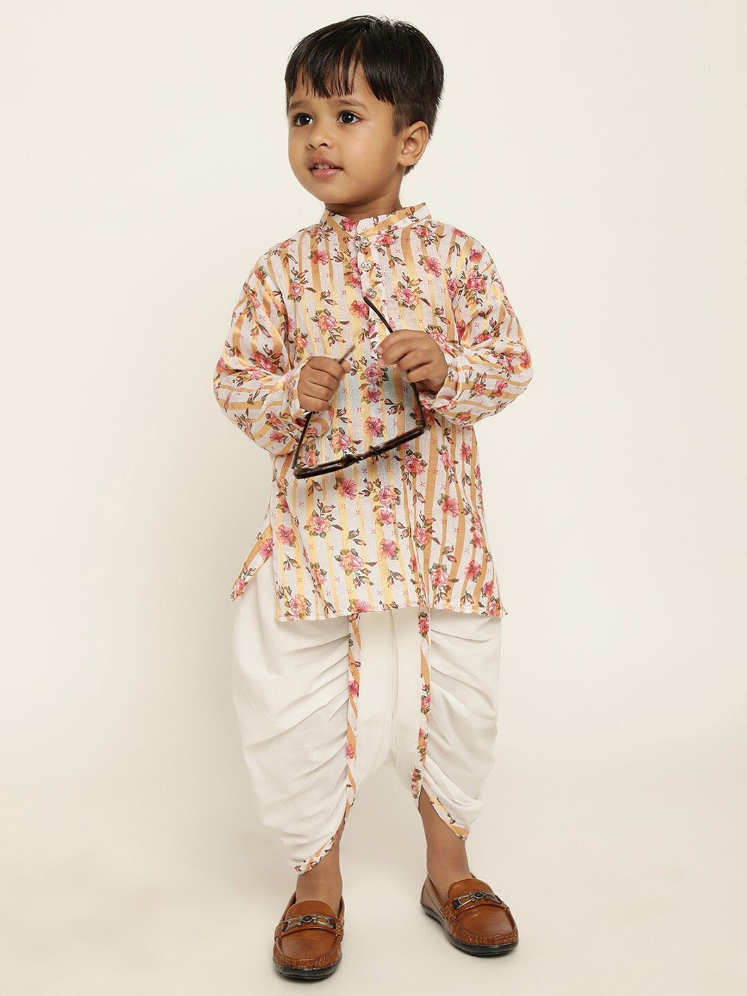 

Stuffie Land Boys Floral Printed Mandarin Collar Straight Kurta with Dhoti Pants, White