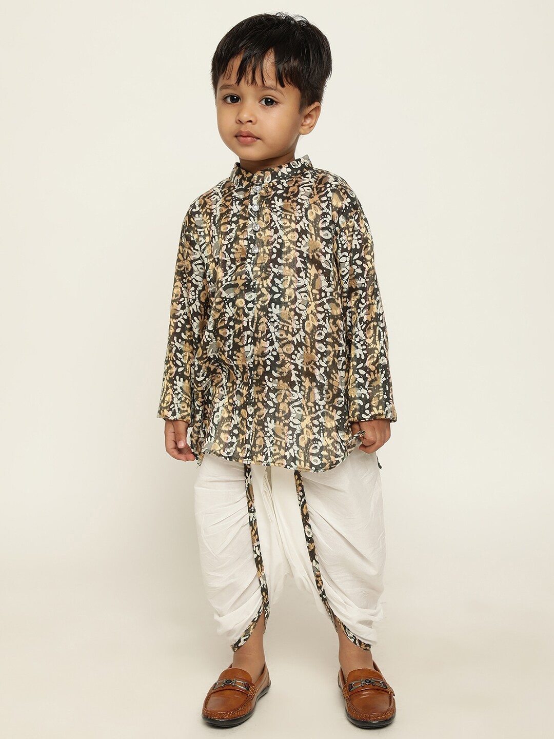 

Stuffie Land Boys Printed Mandarin Collar Straight Kurta with Dhoti Pants, Green
