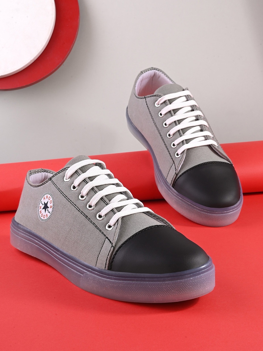 

knoos Men Colourblocked Padded Insole Basics Canvas Sneakers, Grey
