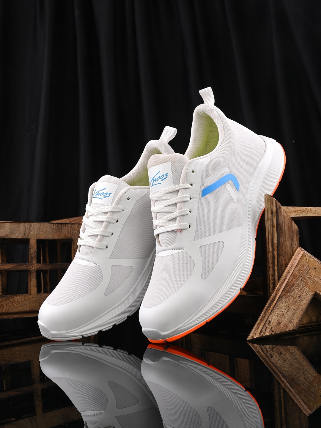 

knoos Men Woven Design Padded Insole Basics Sneakers, White