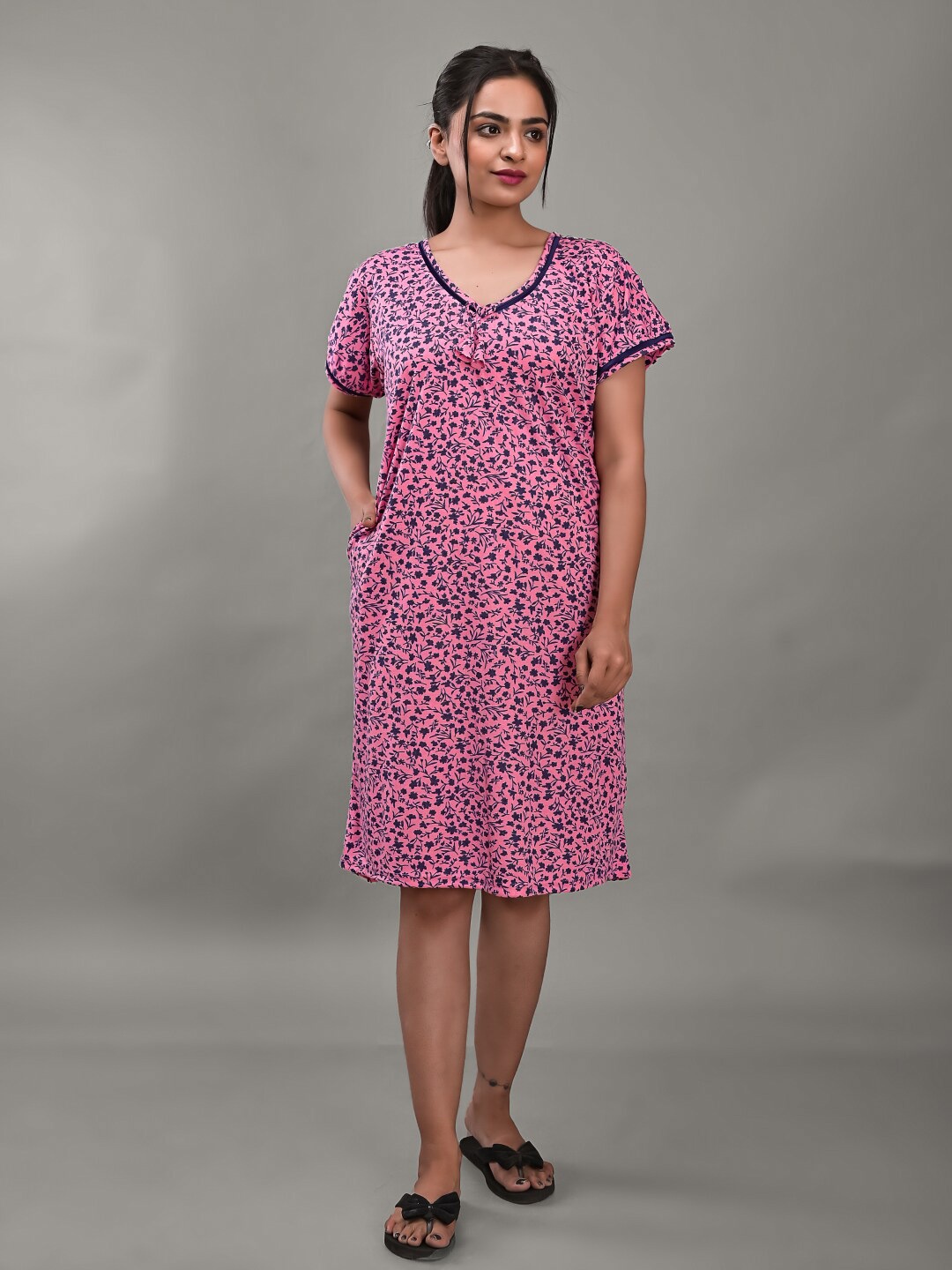 

Apratim Floral Printed Nightdress, Pink