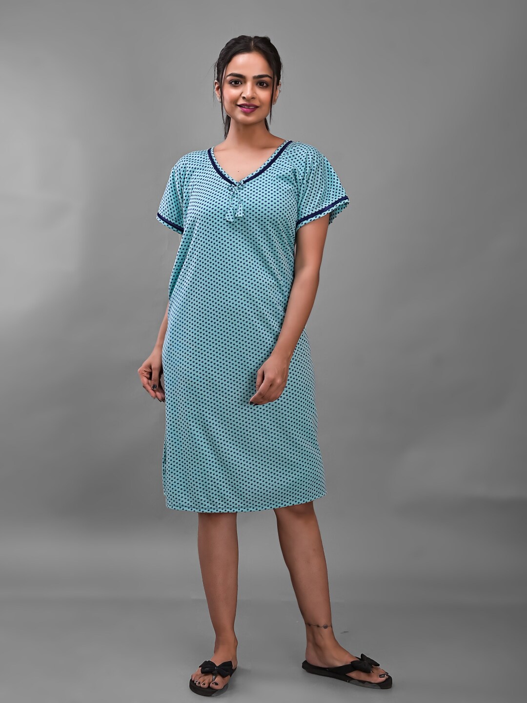 

Apratim Polka Dots Printed Nightdress, Sea green