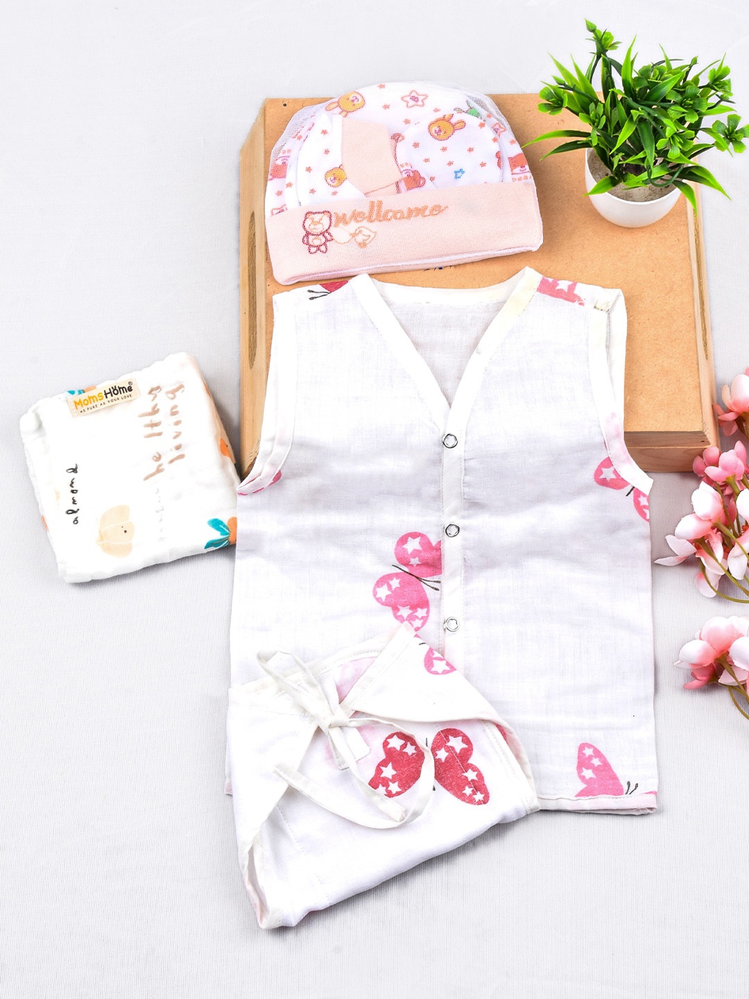 

Moms Home Infants Pack of 4 Organic Cotton Muslin Jhabla & Nappy Combo, White