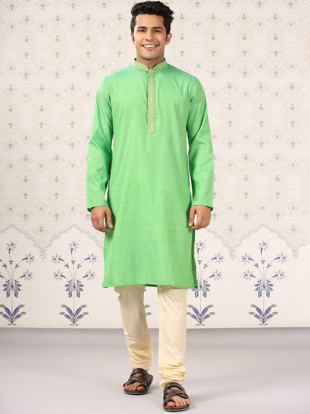 

Ode by House of Pataudi Mandarin Collar Regular Kurta With Churidar, Green