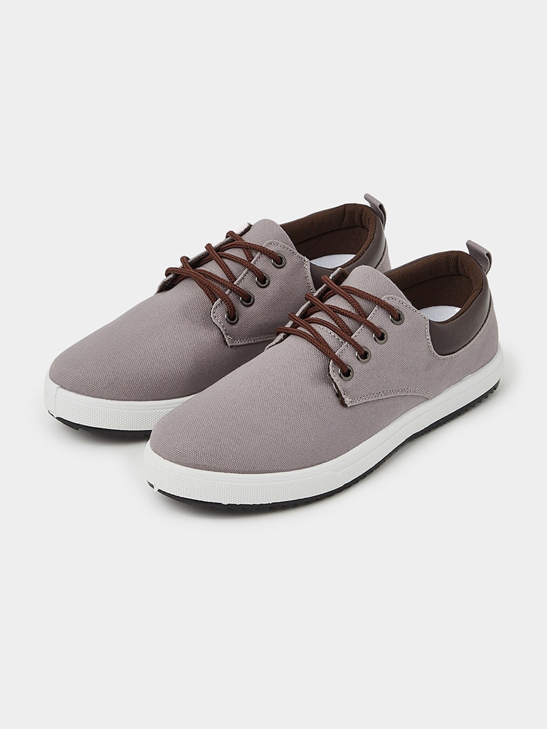 

Styli Men Canvas Contrast Sole Sneakers, Grey