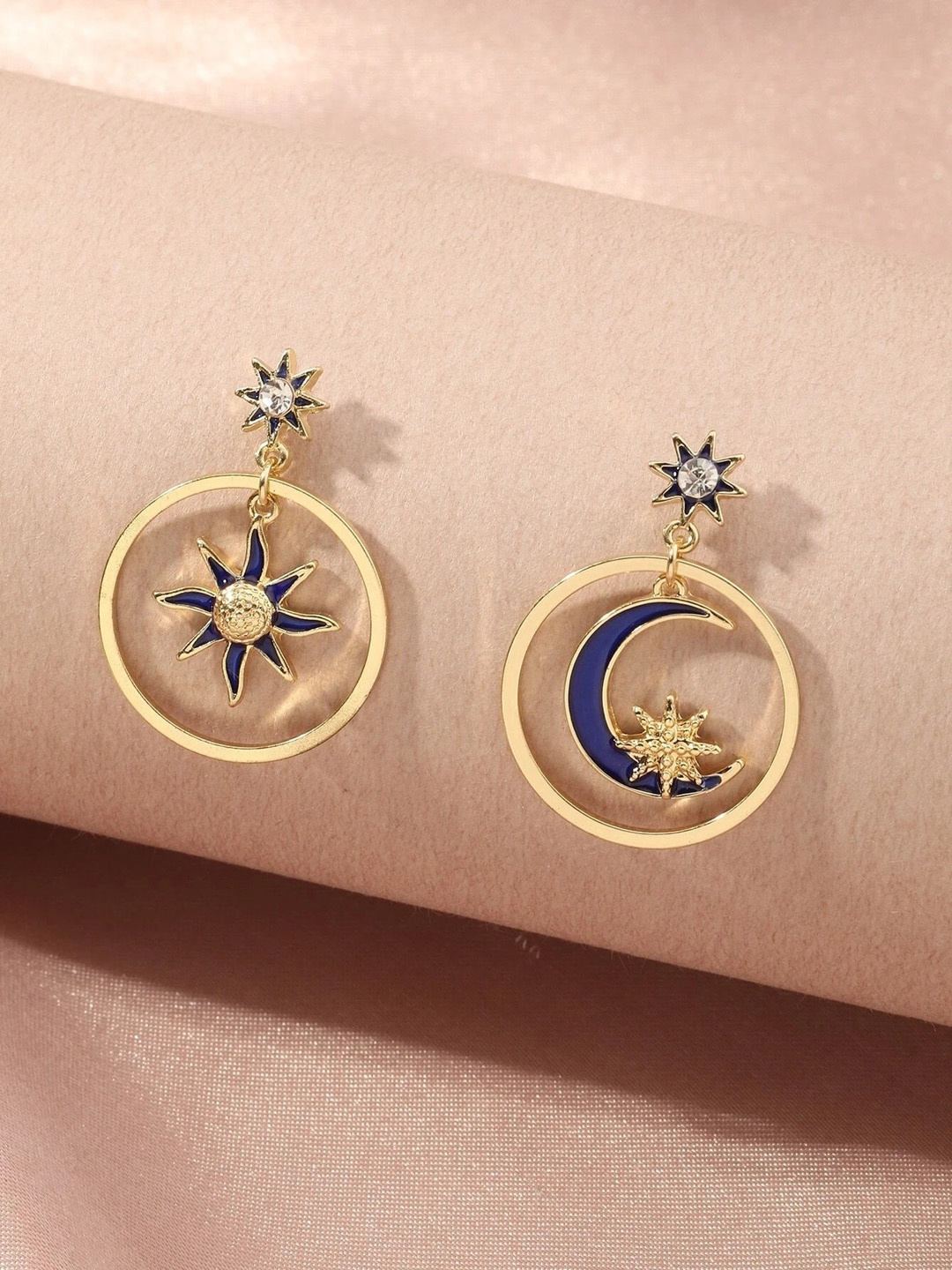 

AVANT-GARDE PARIS Gold-Plated Star Shaped Artificial Stones Drop Earrings
