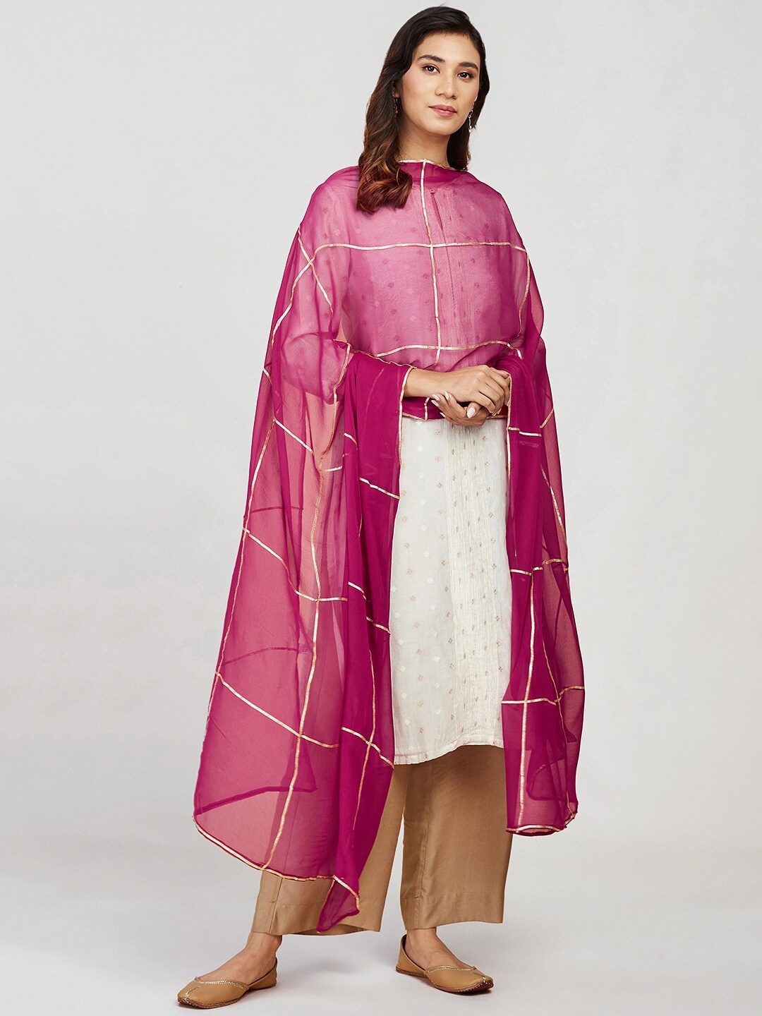 

Fabindia Magenta & Gold-Toned Embroidered Viscose Rayon Dupatta