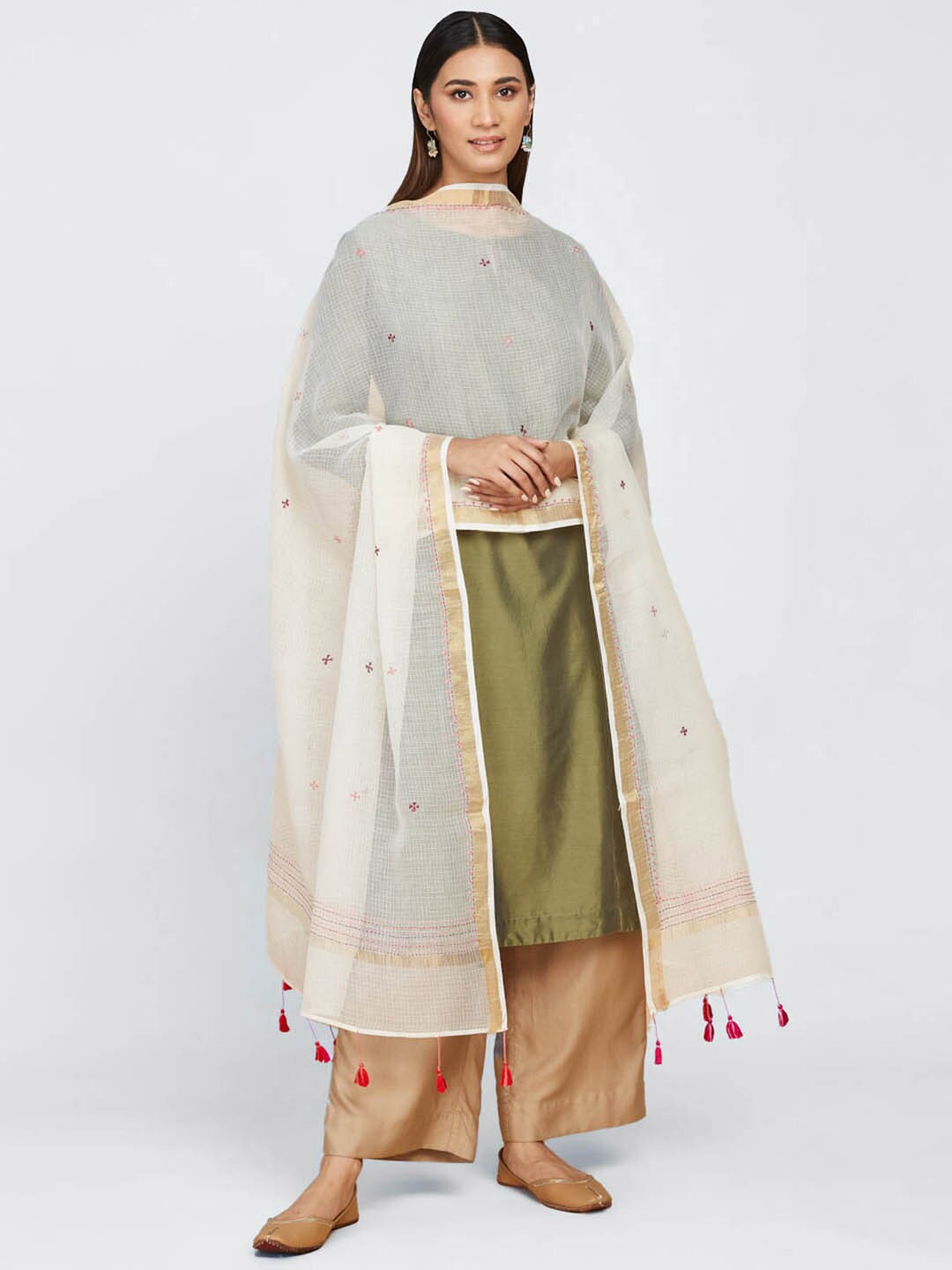 

Fabindia Embroidered Cotton Silk Dupatta With Thread Work, Off white