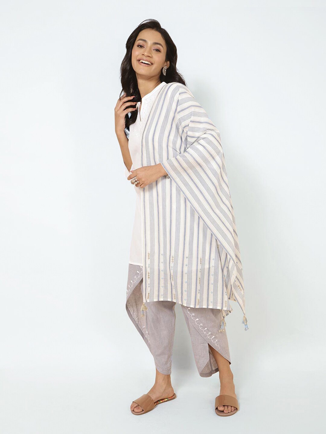 

Fabindia Embroidered Woven Design Cotton Stole, Off white
