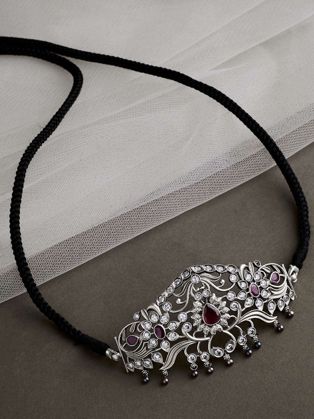 

Fabindia Silver-Plated Kundan-Studded Choker Necklace
