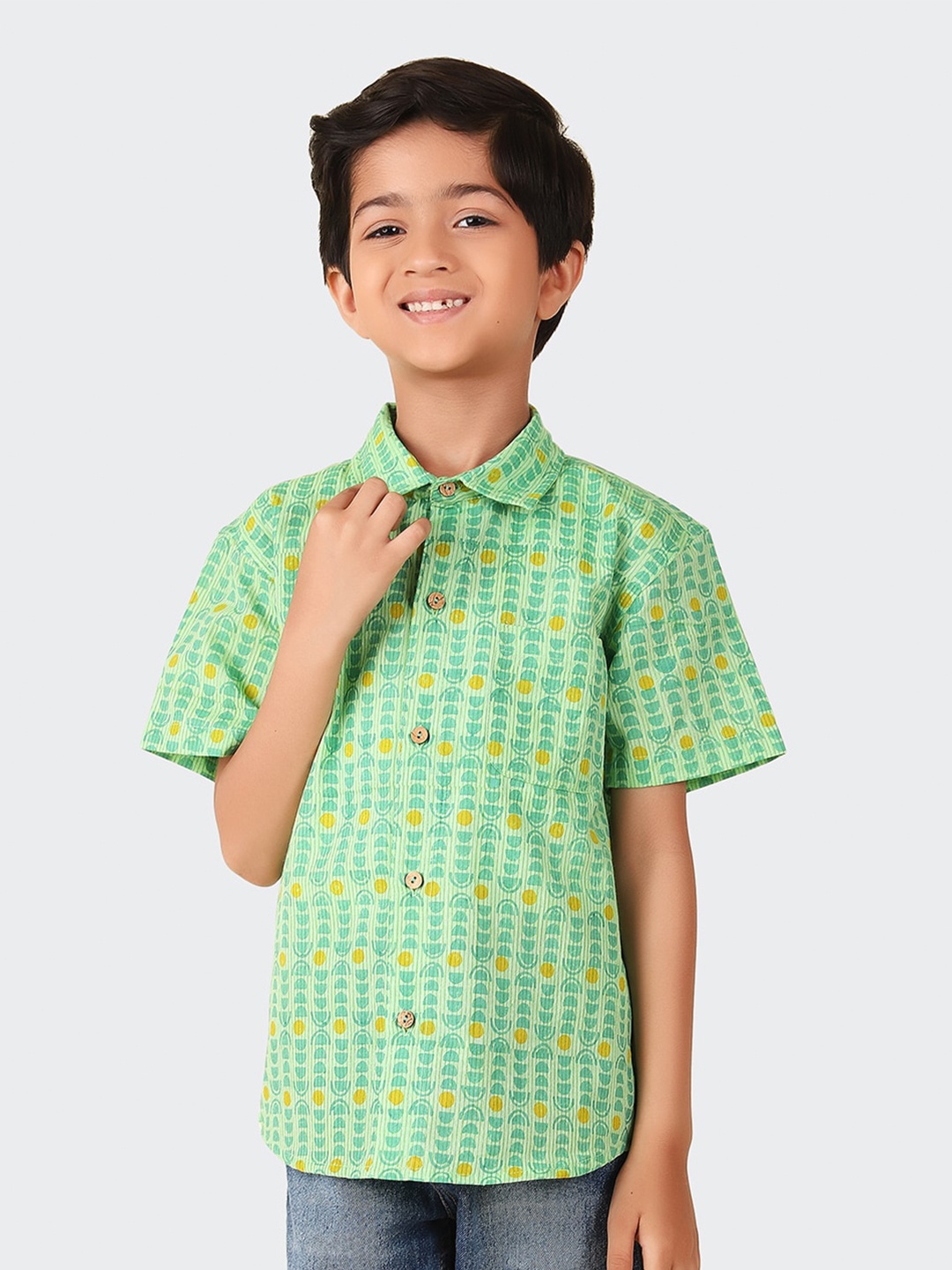 

Fabindia Boys Conversational Printed Cotton Casual Shirt, Green