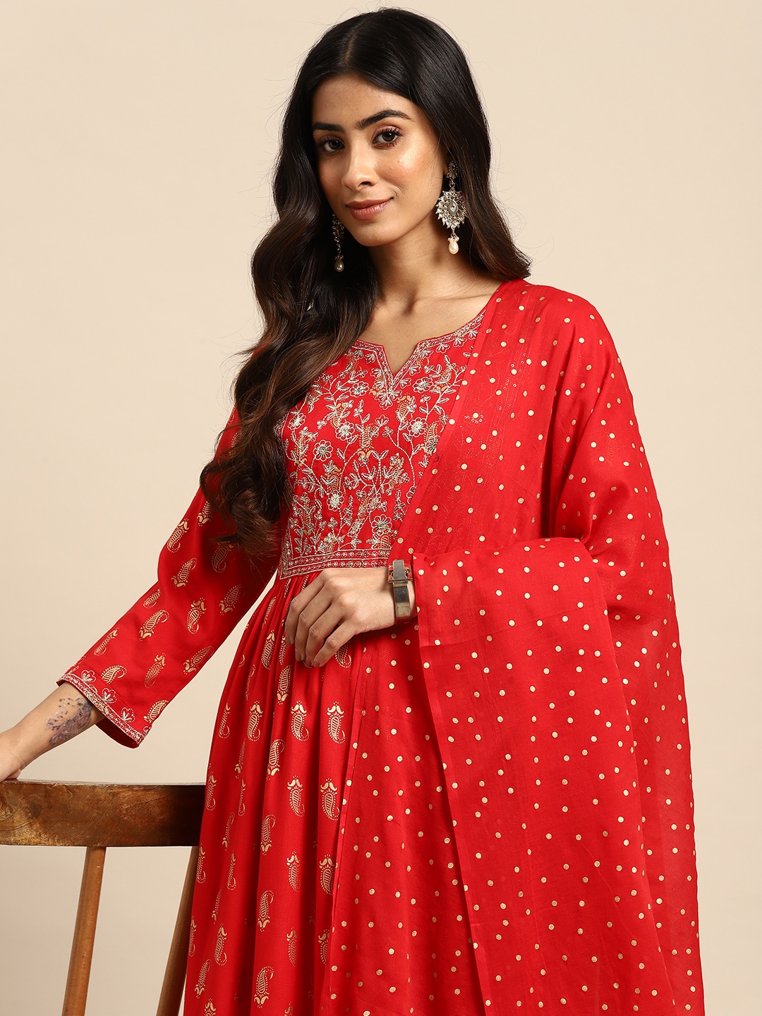 

all about you Women Floral Embroidered Regular Kurta with Trousers & Dupatta, Red