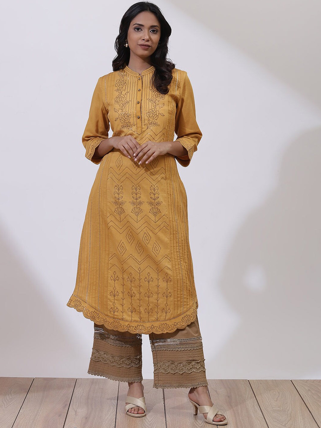 

Lakshita Floral Embellished Mandarin Collar Sequins Cotton Kurta, Mustard