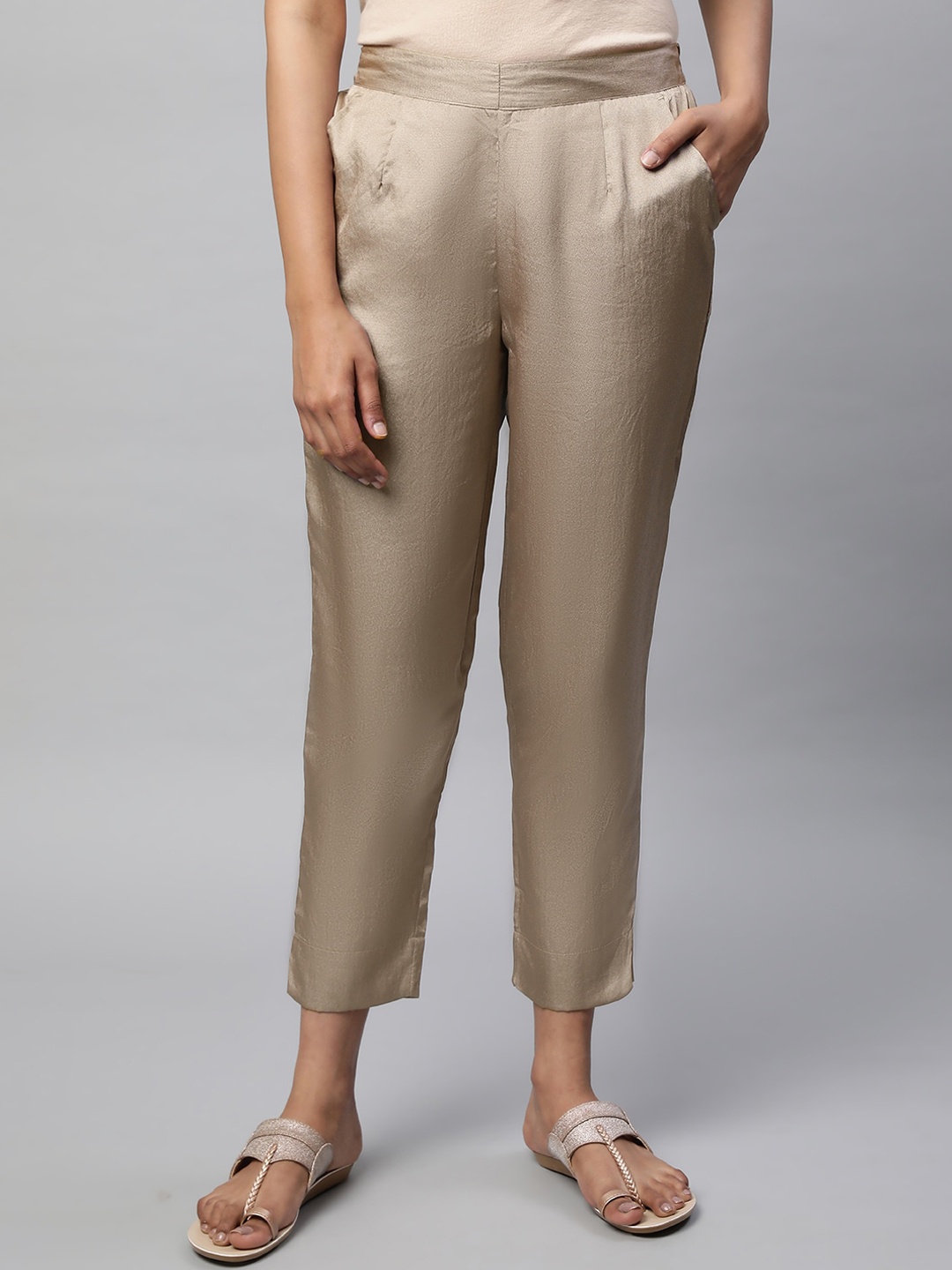 

AURELIA Women Mid-Rise Plain Regular Cropped Trousers, Gold