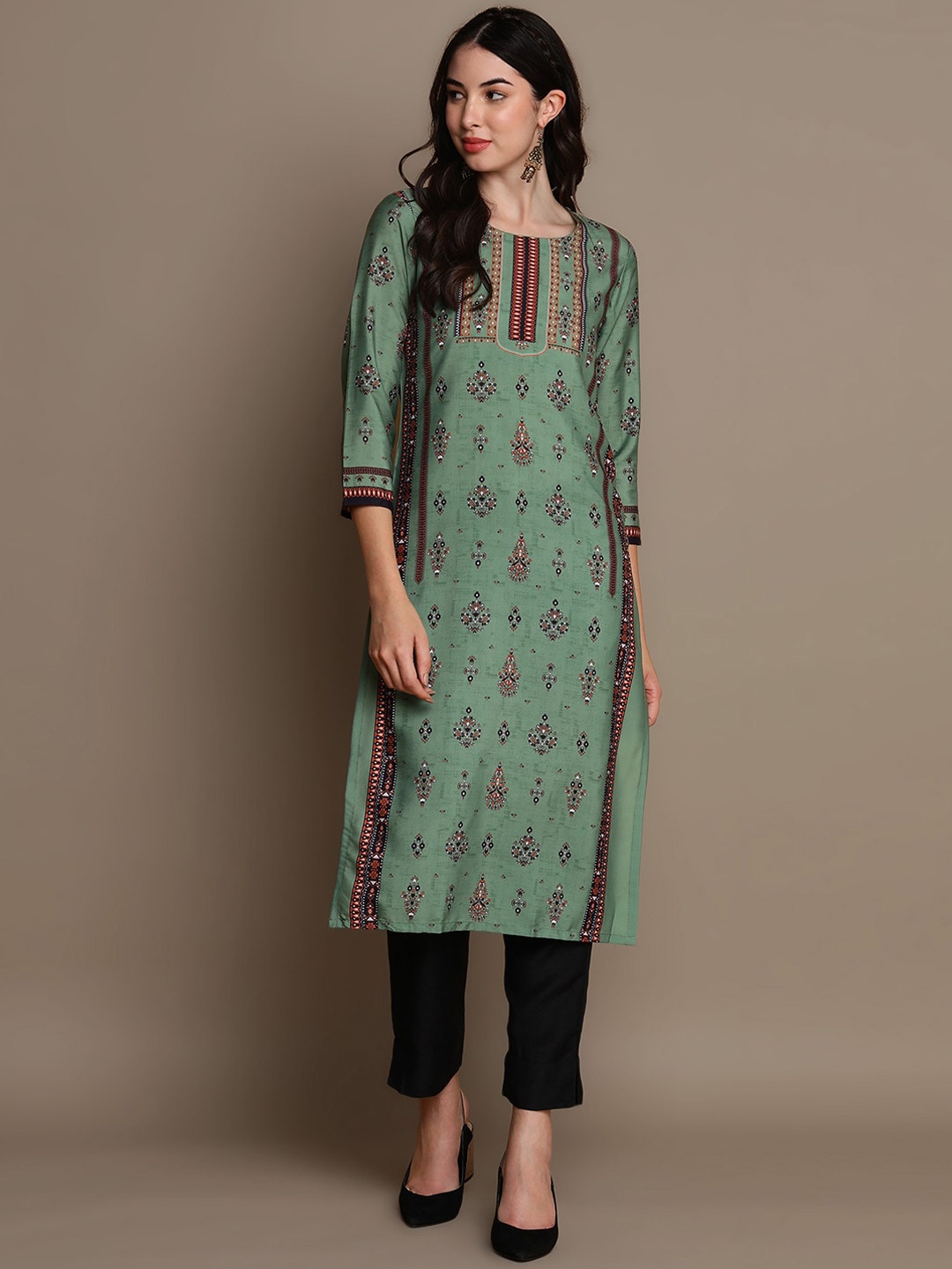 

AHIKA Ethnic Motifs Printed Round Neck Kurta, Green