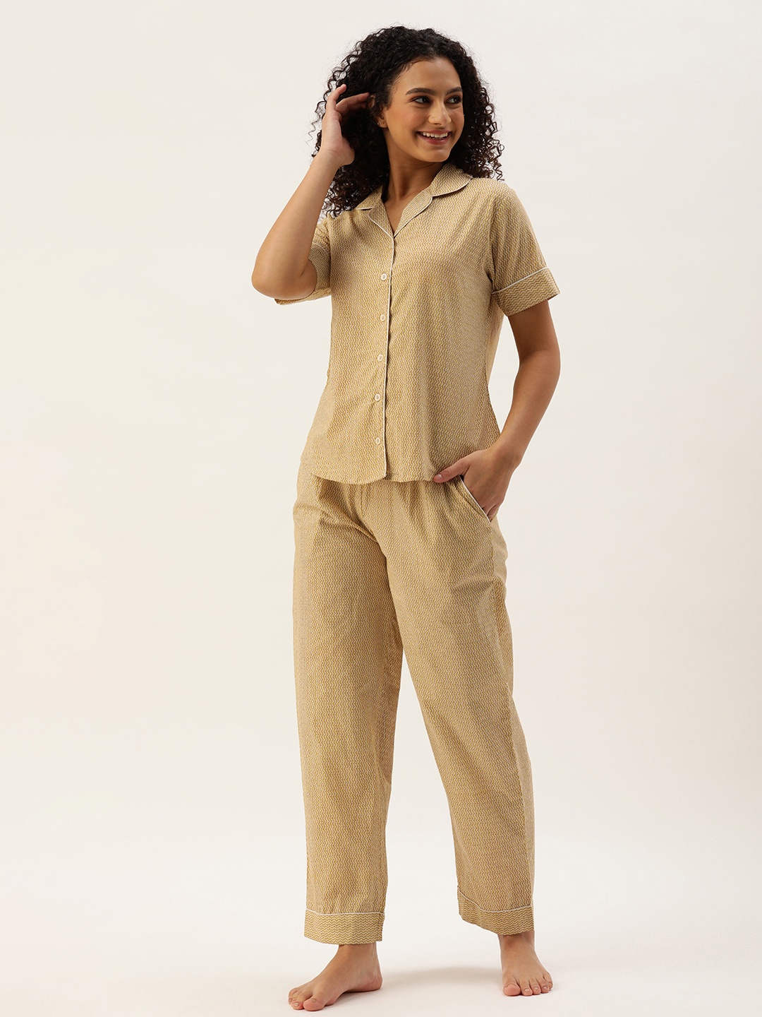 

AMUKTI Women Printed Pure Cotton Night suit, Beige