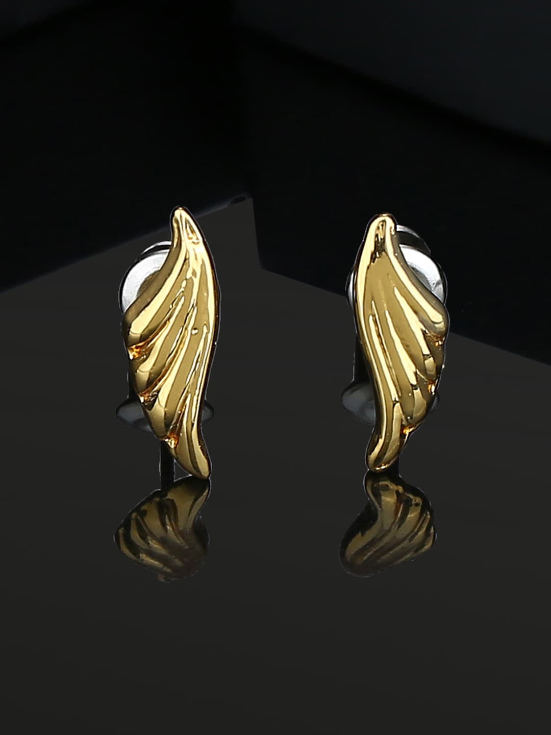 

Estele Gold-Plated Leaf Shaped Studs Earrings