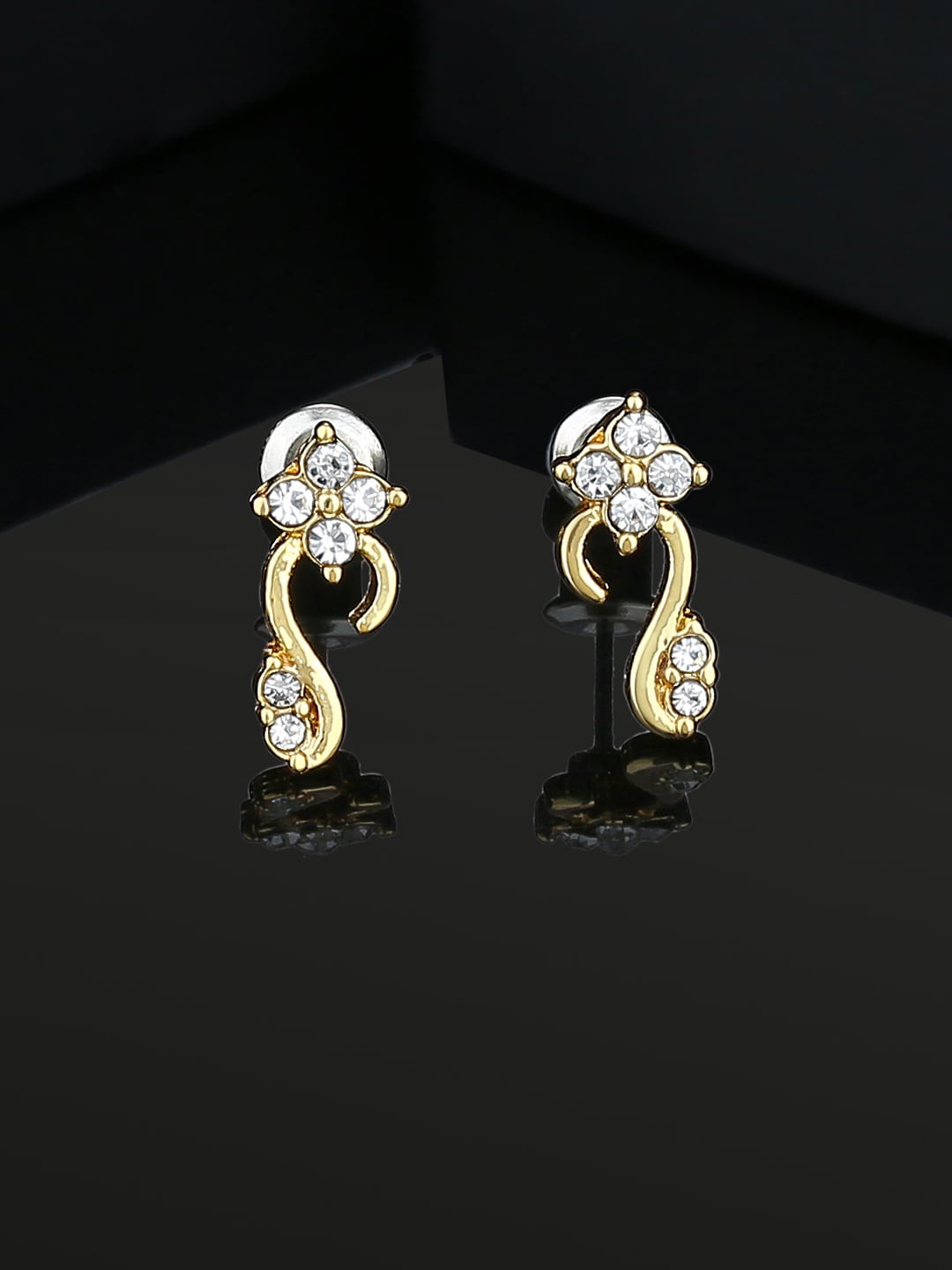 

Estele Gold-Plated Floral Studs Earrings