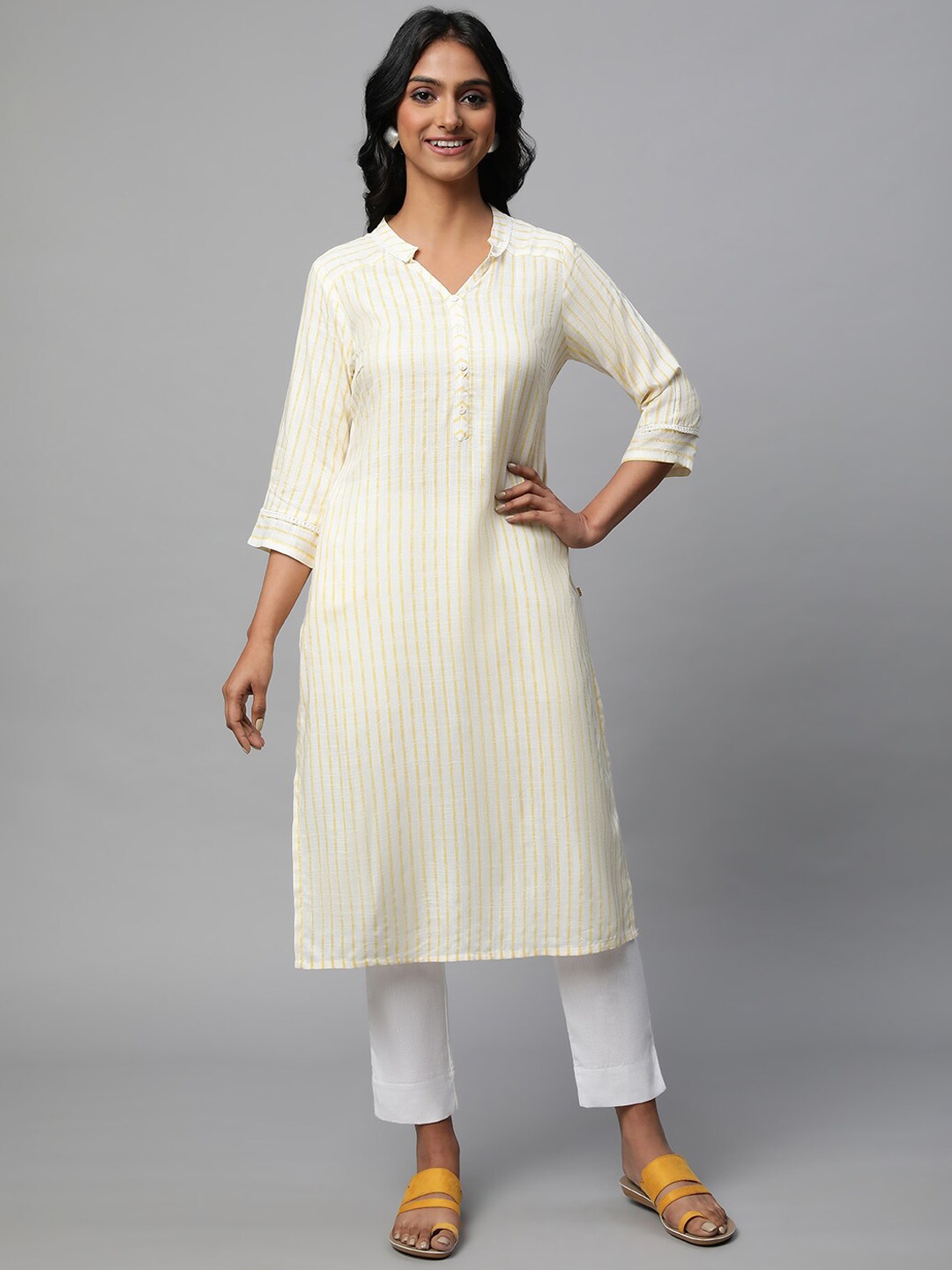 

AURELIA Striped Lace inserted Kurta with Trousers, Off white