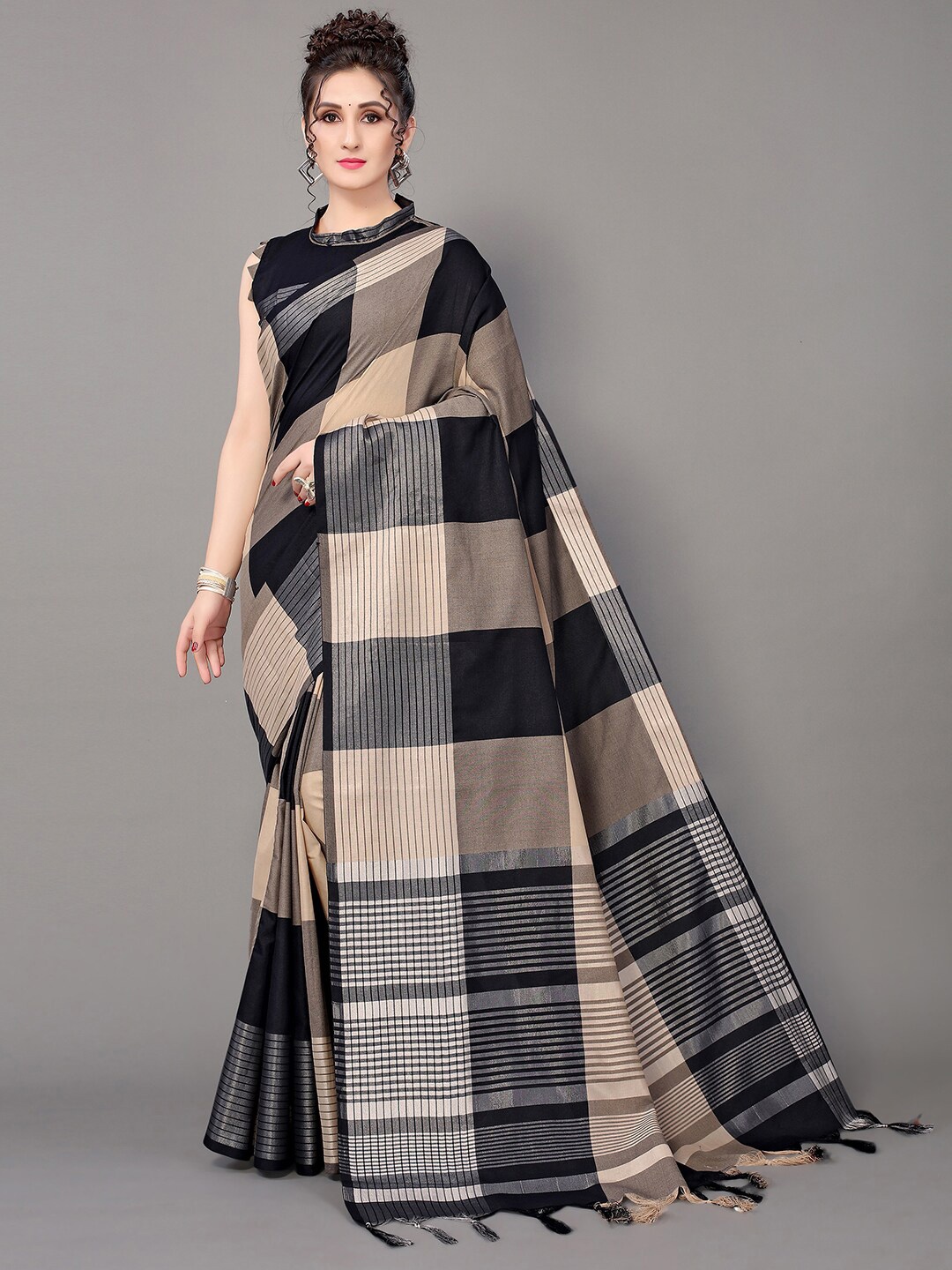 

GORGONE Checked Zari Saree, Black