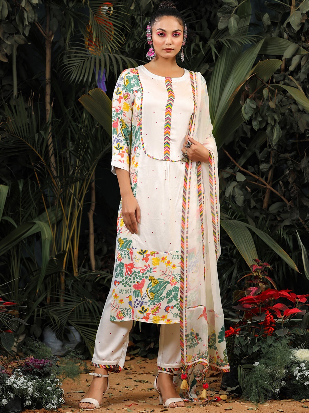 

Baise Gaba Quirky Printed Kurta with Trousers & Dupatta, Off white