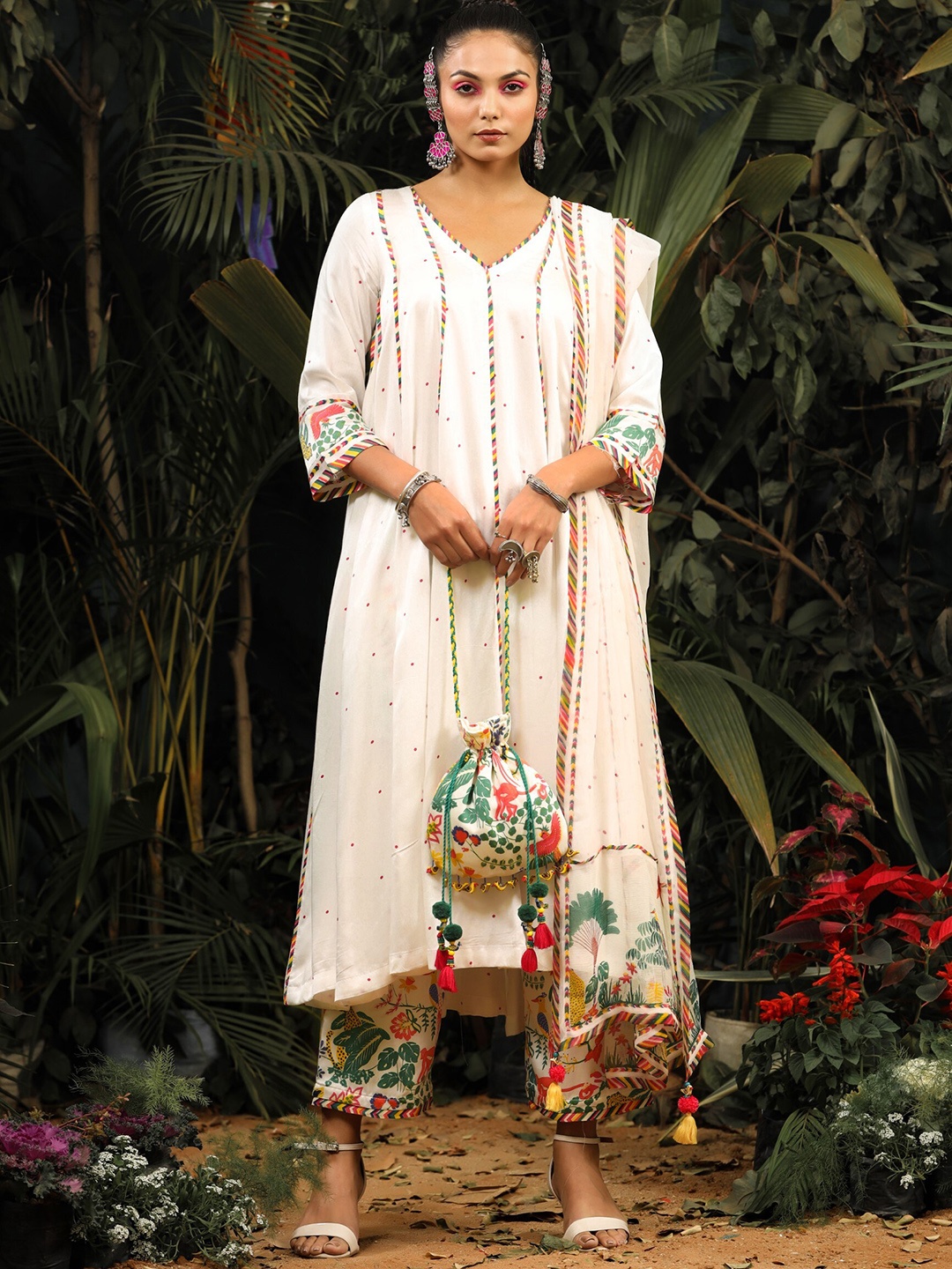 

Baise Gaba Abstract Printed Panelled A-Line Kurta with Trousers & Dupatta, Off white