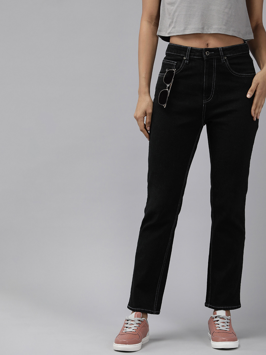 

Roadster Women Mid-Rise Straight Fit Jeans, Black