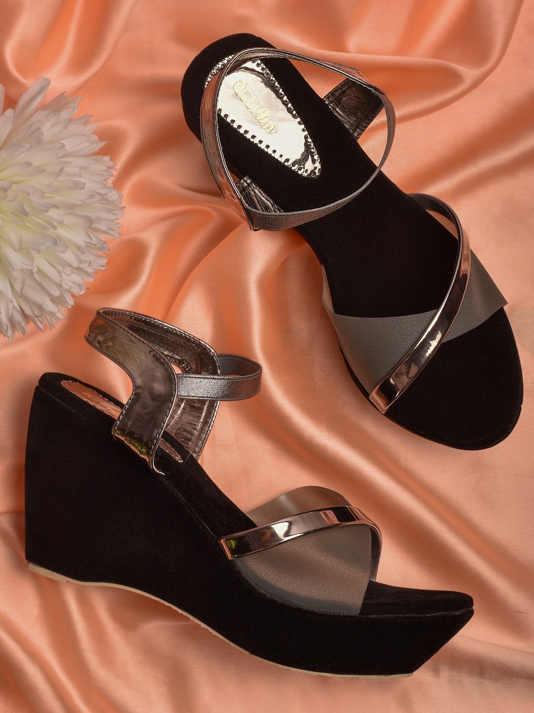 

Action Textured Wedge Heels, Grey