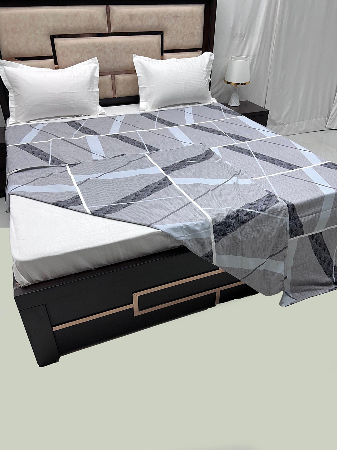 

Pure Decor Grey & Blue Printed King Size Duvet Cover With Zipper Lace