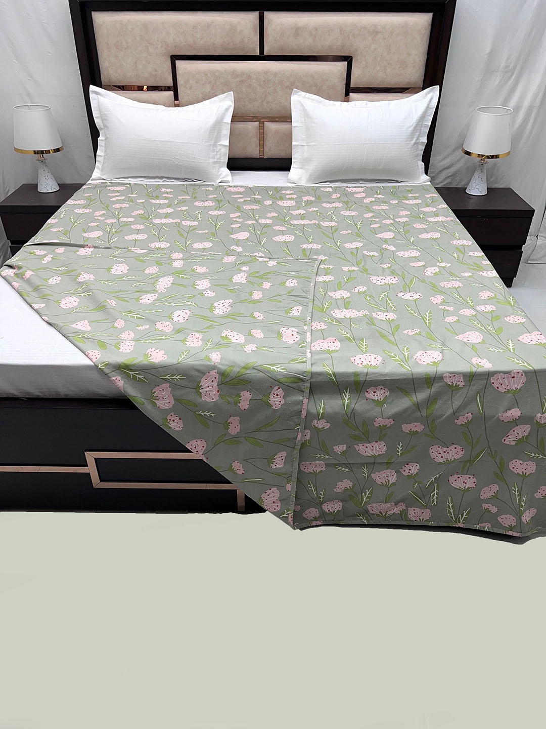 

Pure Decor Green & Pink Floral Printed King Size Duvet Cover With Zipper Lace