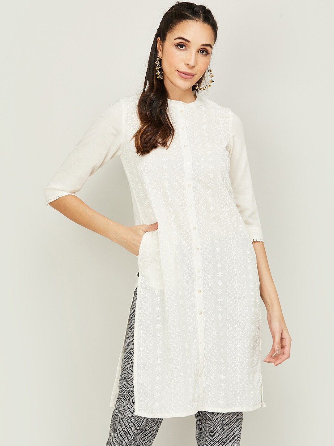 

Melange by Lifestyle Floral Embroidered Chikankari Kurta, Off white