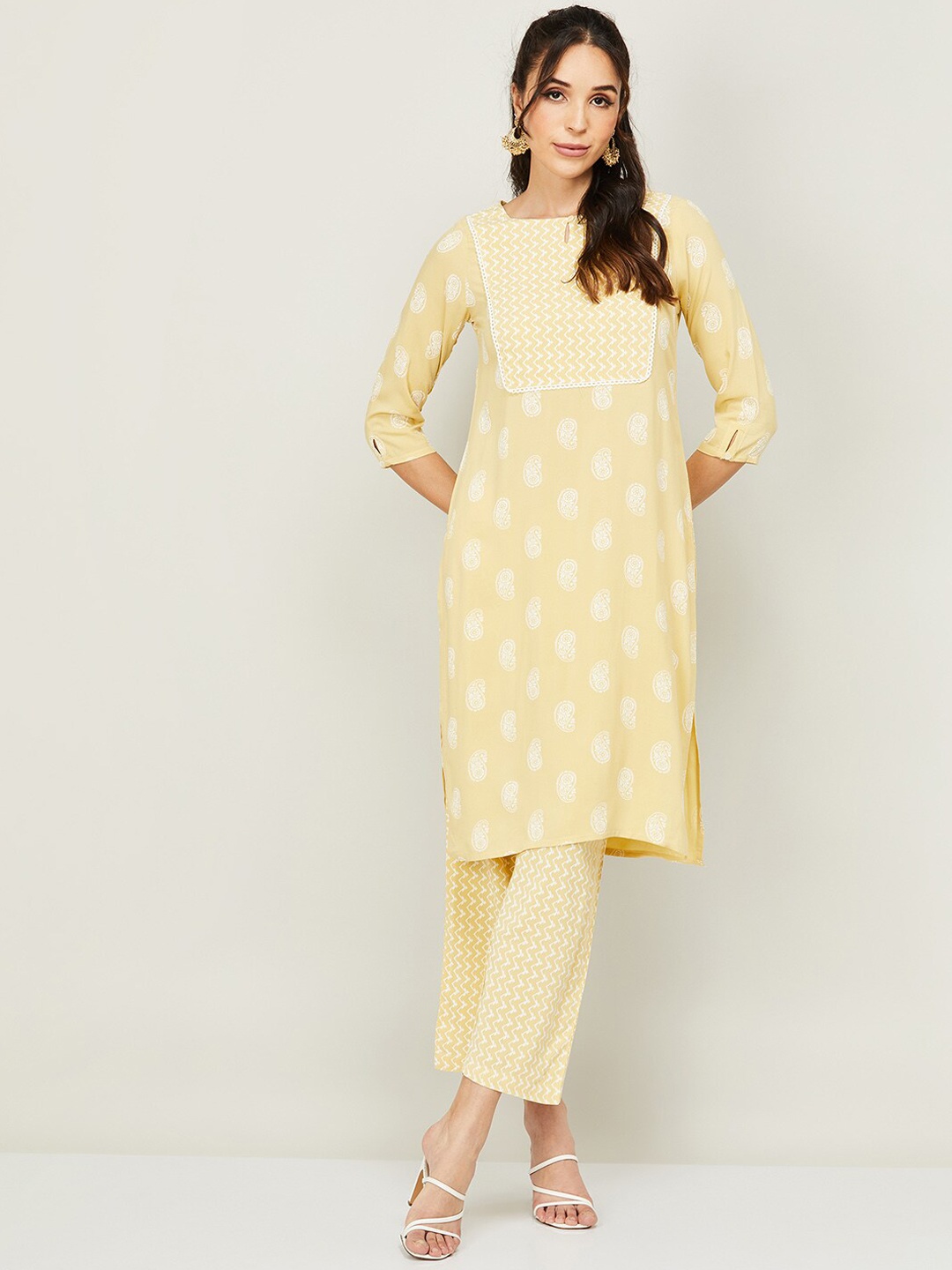 

Melange by Lifestyle Paisley Printed Keyhole Neck Kurta With Palazzos, Yellow